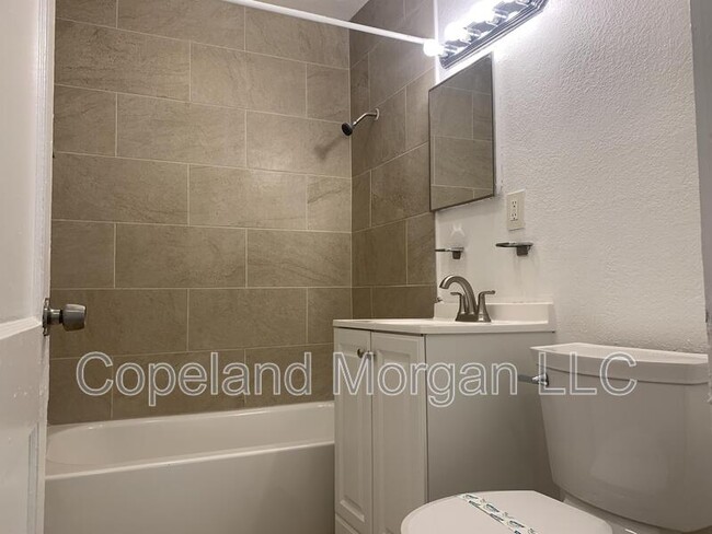 Foto del edificio - 2425 22nd Ave S