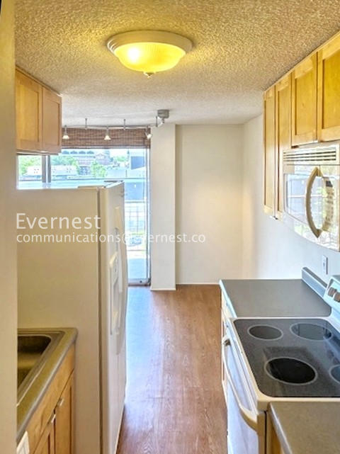 Foto del edificio - 2225 Buchtel Blvd S