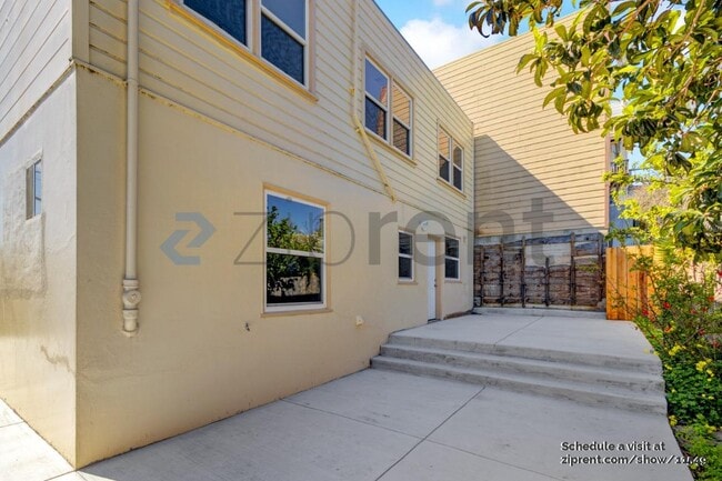 Building Photo - 122 Ordway St