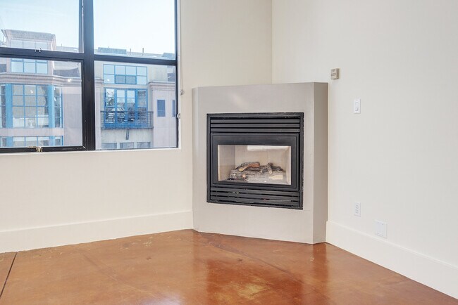 Building Photo - 3388 17th St