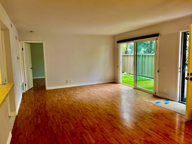 Building Photo - 4070 Rosenda Ct