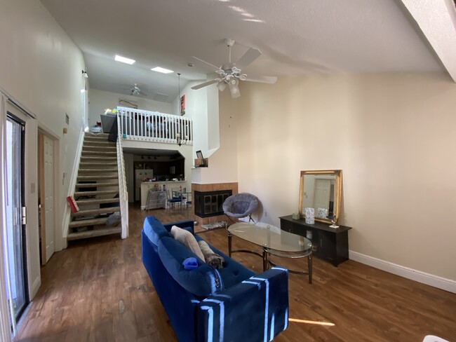 Living room - 1803 Winter Green Blvd
