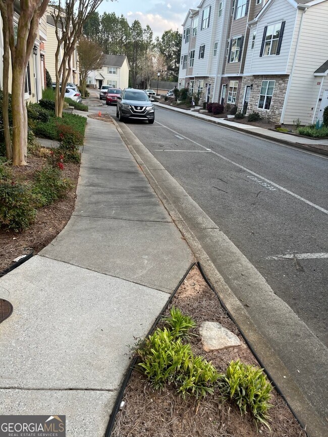 Foto del edificio - 212 Riverstone Commons Cir