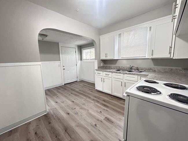 Foto del edificio - 1532 Republic Ave