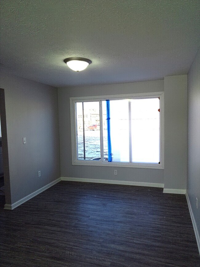 Foto del edificio - 15 Indianwood Blvd