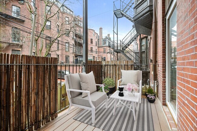Foto del edificio - 109 Beacon St