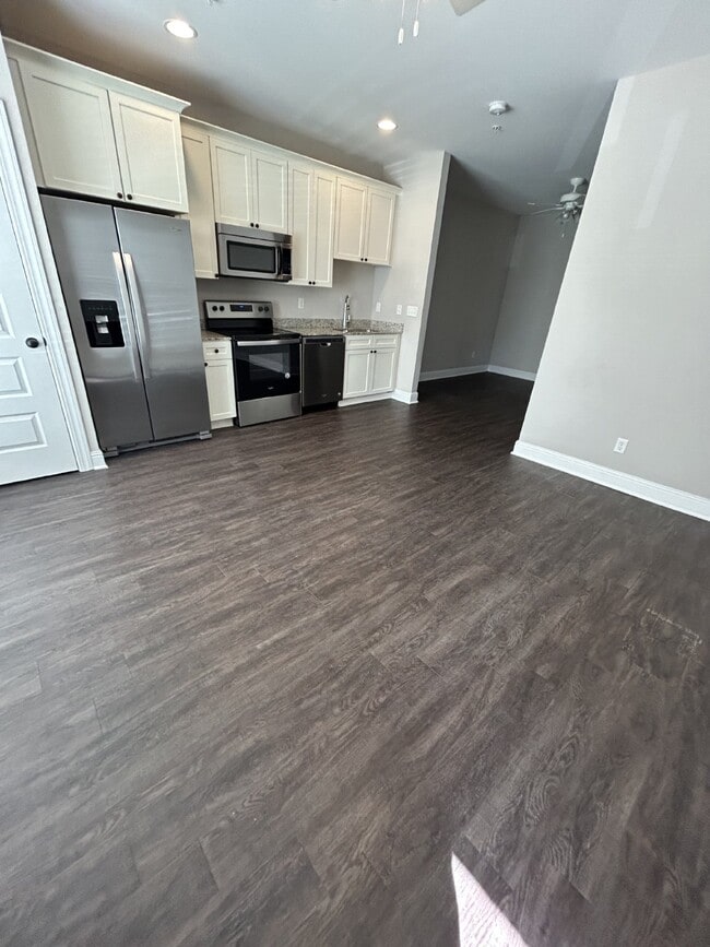 Building Photo - 1 BD STUDIO APARTMENT AVAILABLE FOR RENT