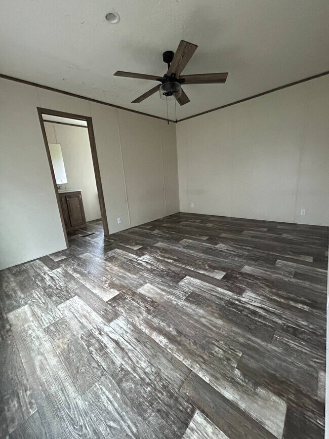 Building Photo - 575 Payne Creek Est