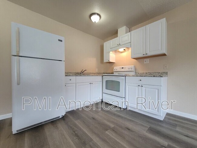 Foto del edificio - 1071 Santiago Ave