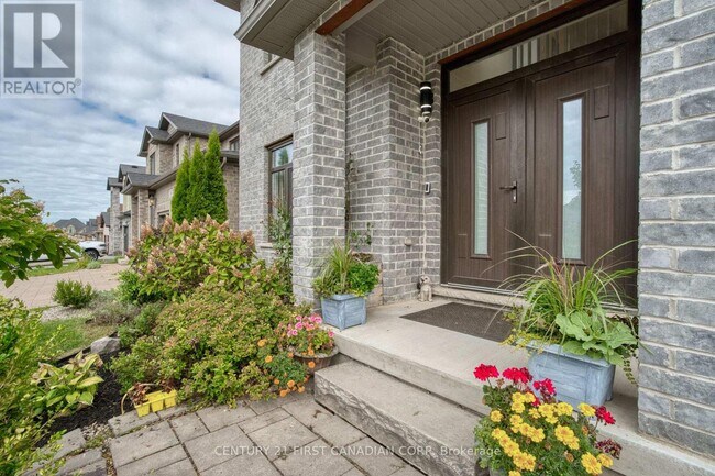 Building Photo - 754 Jackpine Way