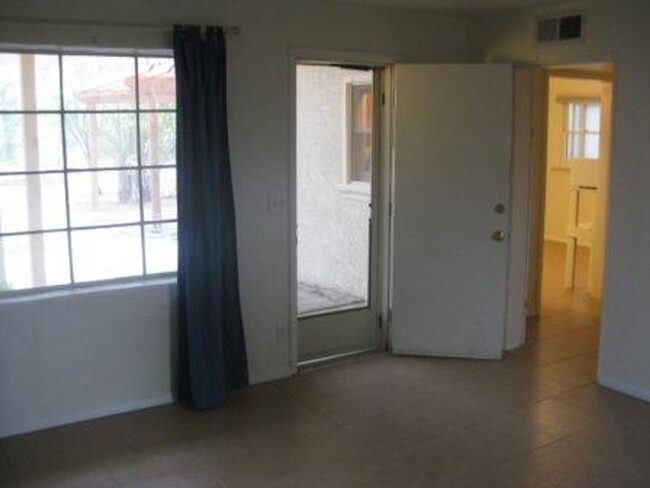 Foto del edificio - Beautiful Home - Great Location - 1bed - A/C