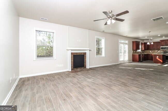 Building Photo - 107 Heritage Club Trail