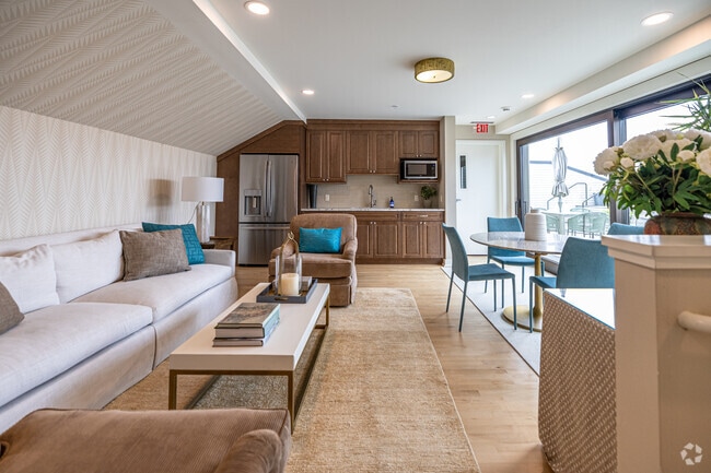 Interior Photo - The Block