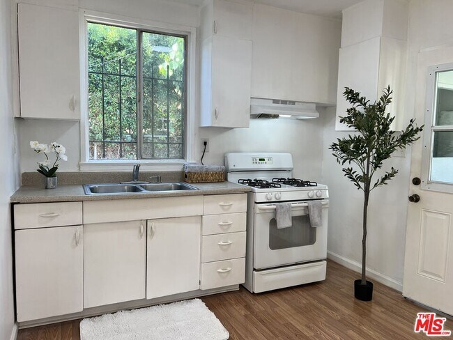Foto del edificio - 2209 Ridgeley Dr