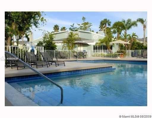Foto del edificio - 17335 NW 67th Pl