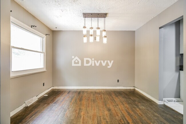 Building Photo - 1010 Caldwell Dr, Akron, OH 44319