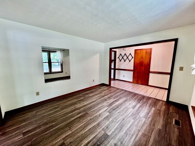 Foto del edificio - 4 bedroom ranch in the desirable Bellamy W...