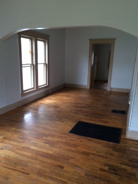 Building Photo - 2 br, 1 bath House - 460 W. 4th Street