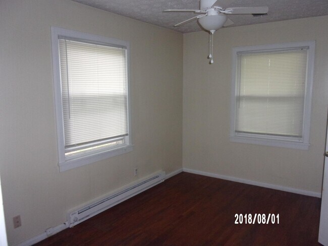Foto del edificio - 799 McCauley Rd