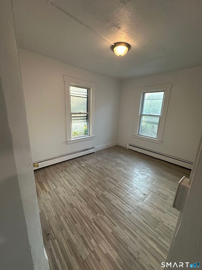 Foto del edificio - 1036 Maplewood Ave