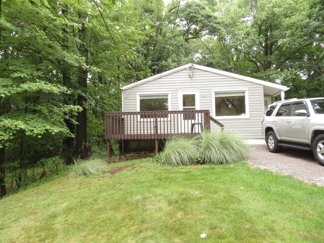 Building Photo - 1139 Yorkshire Dr