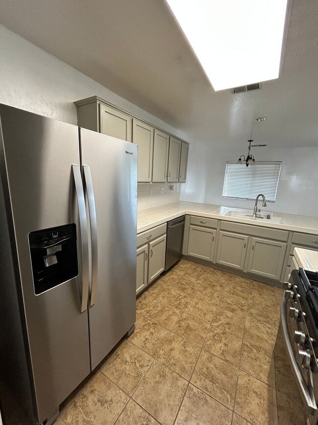 Foto del edificio - What are you waiting for?