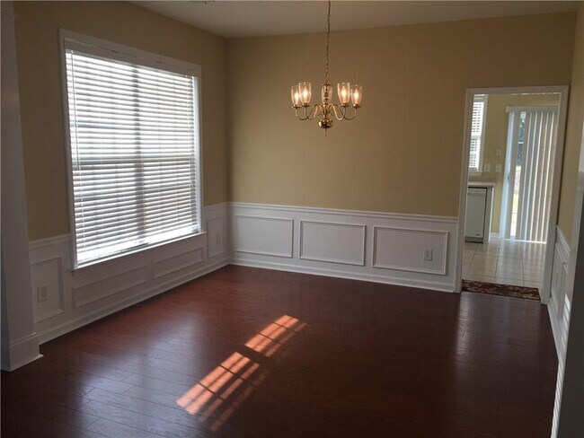 Building Photo - 708 Wendlebury Ct
