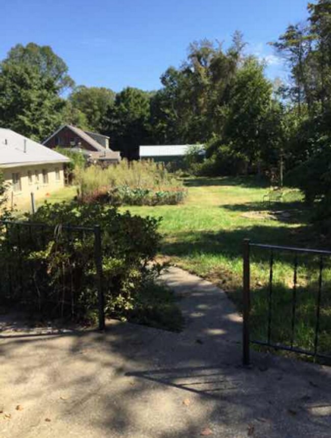 Foto del edificio - 3 bedroom, 1.5 bath Home: A MUST SEE! ONE ...