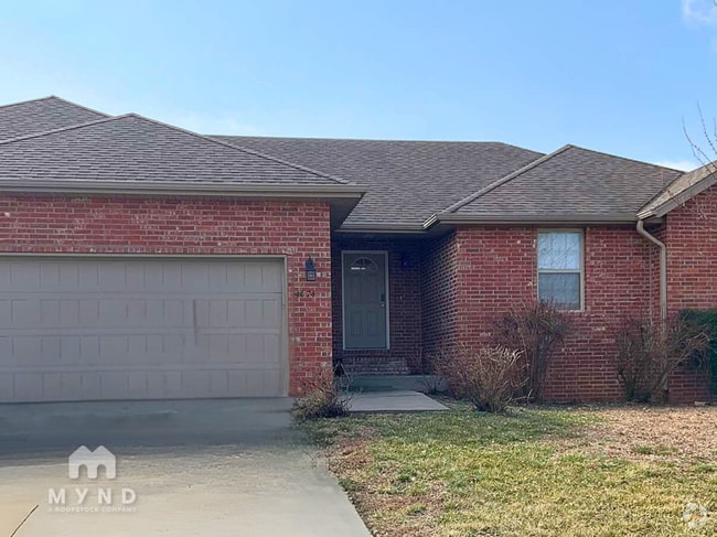 Building Photo - 4674 Oneida Dr