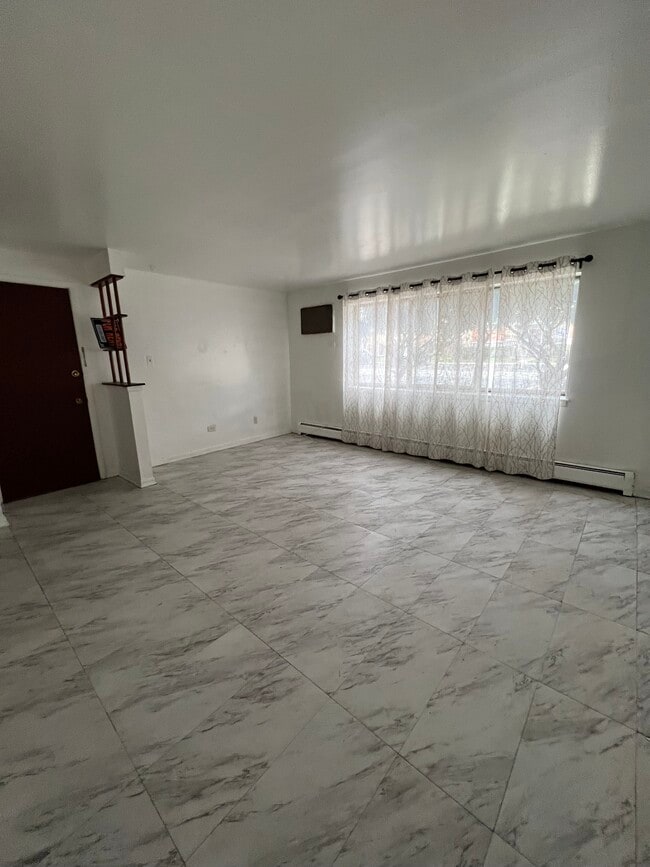 Foto del edificio - 9229 Sally Ln