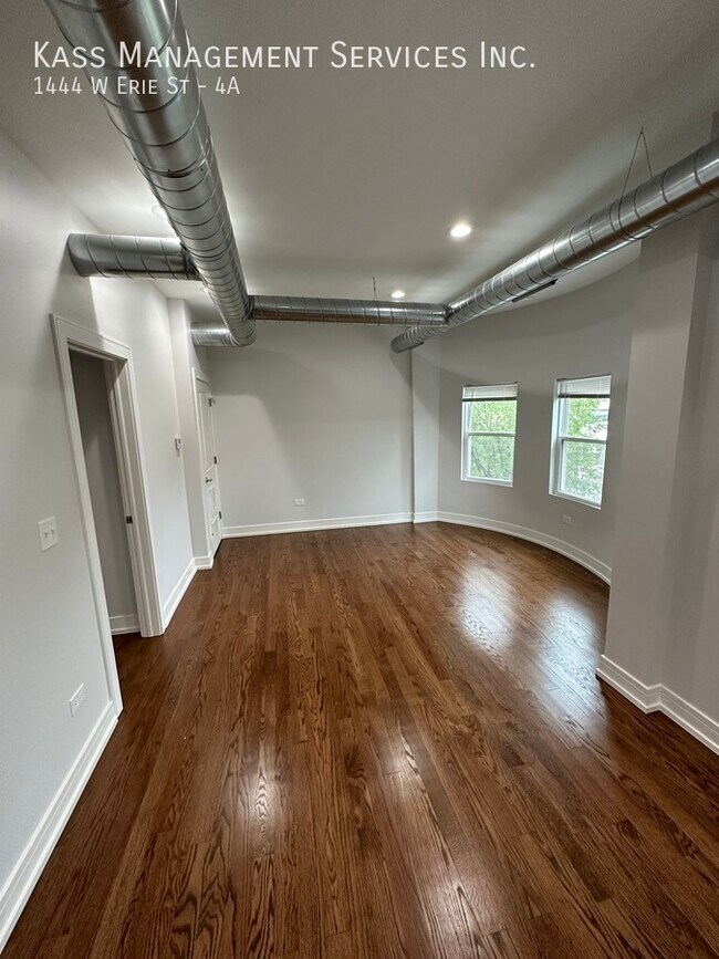 Foto del edificio - 1444 W Erie St