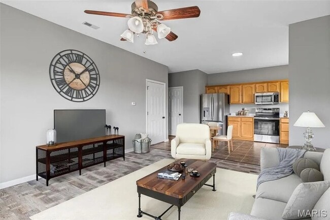 Building Photo - 489 Shade Tree Ln