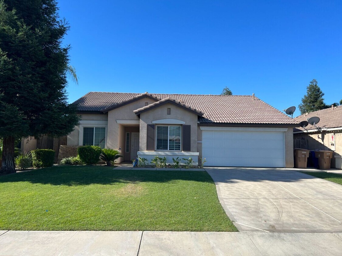 Primary Photo - 9313 Tahiti Ave