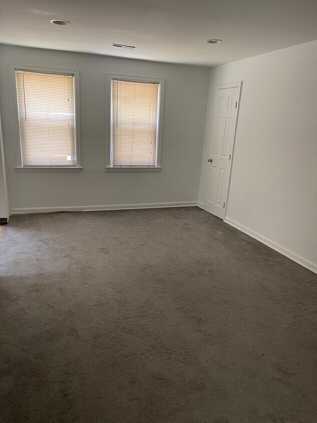 Living Room - 4527 Fairfax Rd