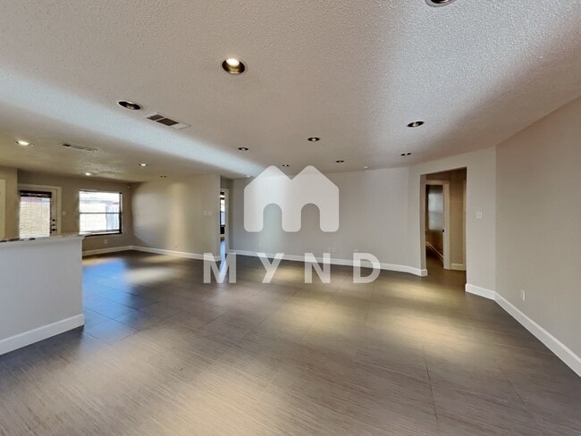 Building Photo - 5455 San Patricio Dr