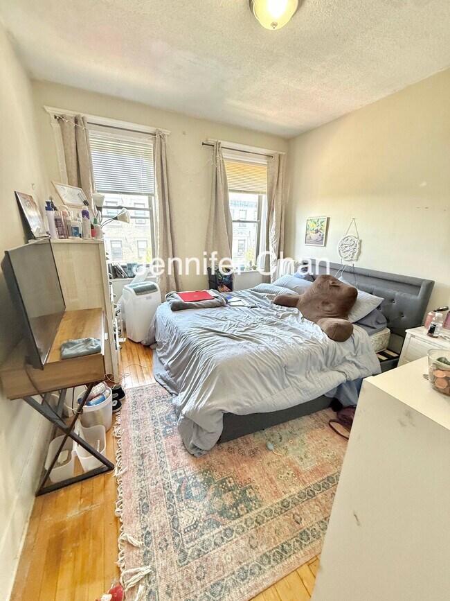 Foto del edificio - 32 Glenville Ave