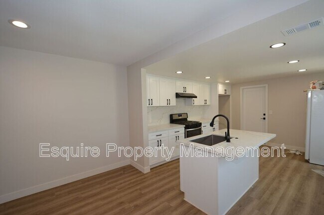 Foto del edificio - 3551 W Hemlock St