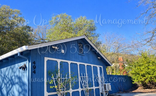 Foto del edificio - 494 Snell St