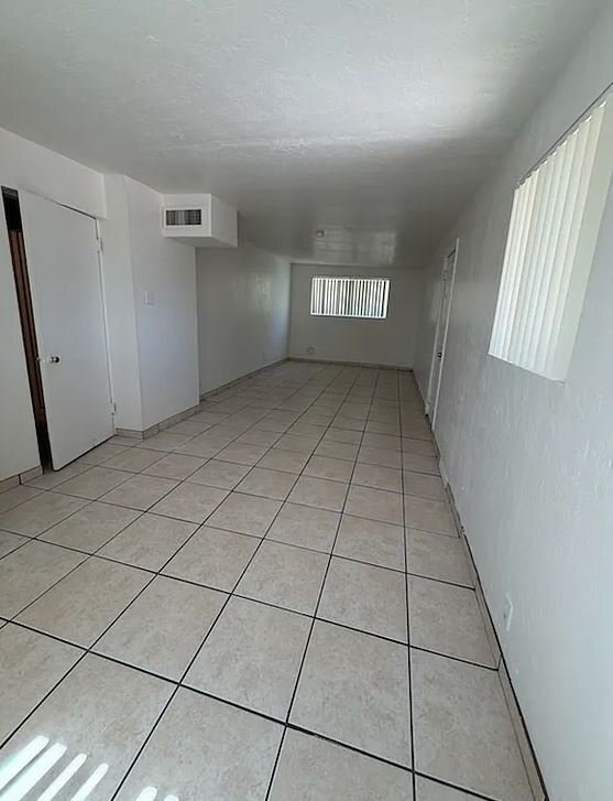 Building Photo - 419 E Alturas St