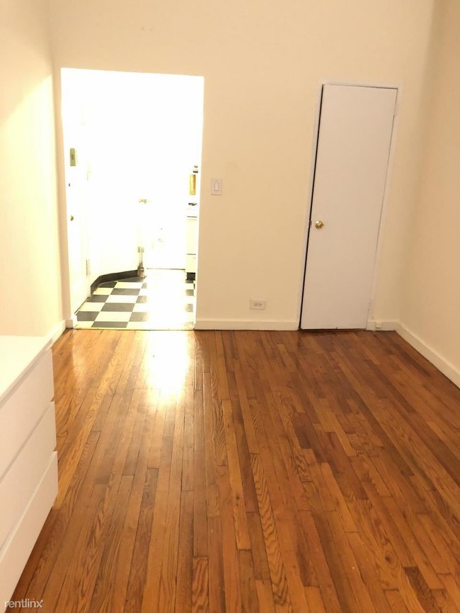 Building Photo - Studio, 1 bath  - 302 E 38th St