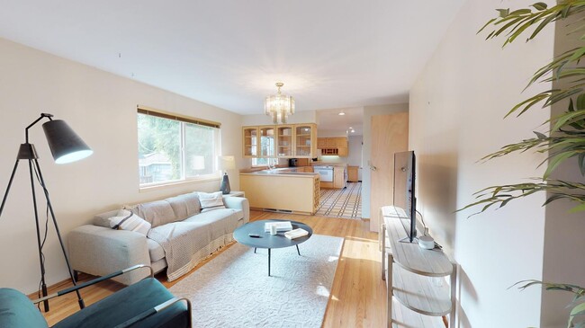 Building Photo - 510 N 87th St