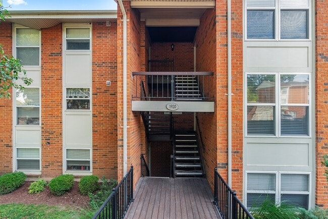Foto del edificio - 1920 Hunting Lake Ct