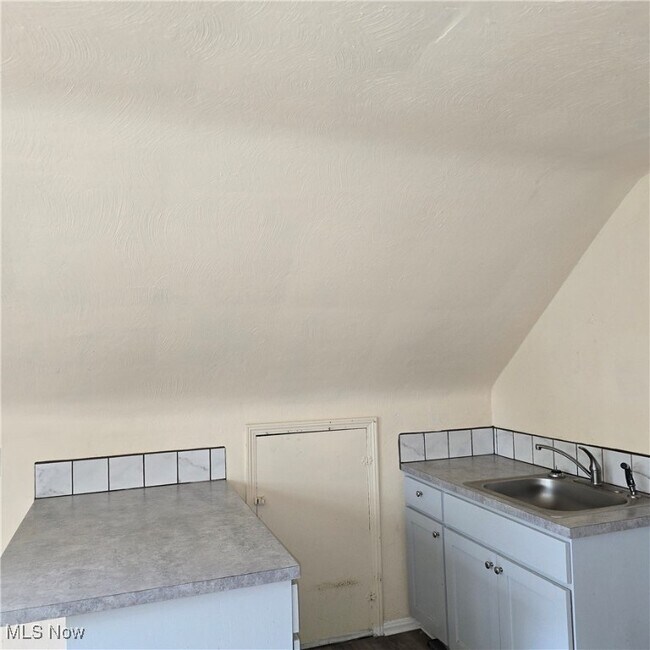 Foto del edificio - 3304 E 118th St