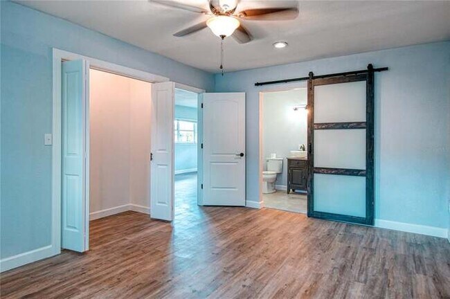 Building Photo - 1645 Mockingbird Ln