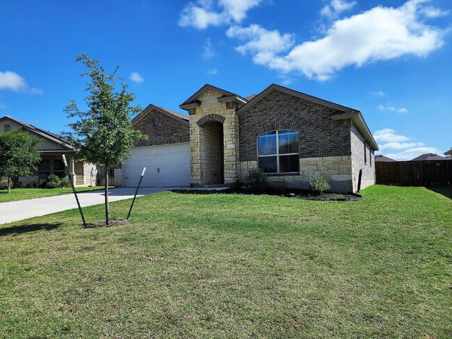 Foto del edificio - "Bright and Beautiful 3-Bedroom 2-Bath Hom...