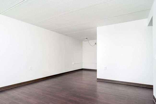 Interior Photo - Creek Terrace
