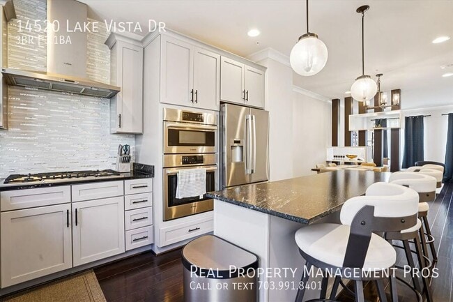 Foto del edificio - 14520 Lake Vista Dr