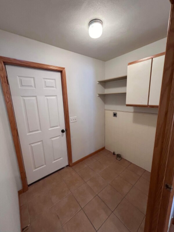 Building Photo - 3274 Thames Ln