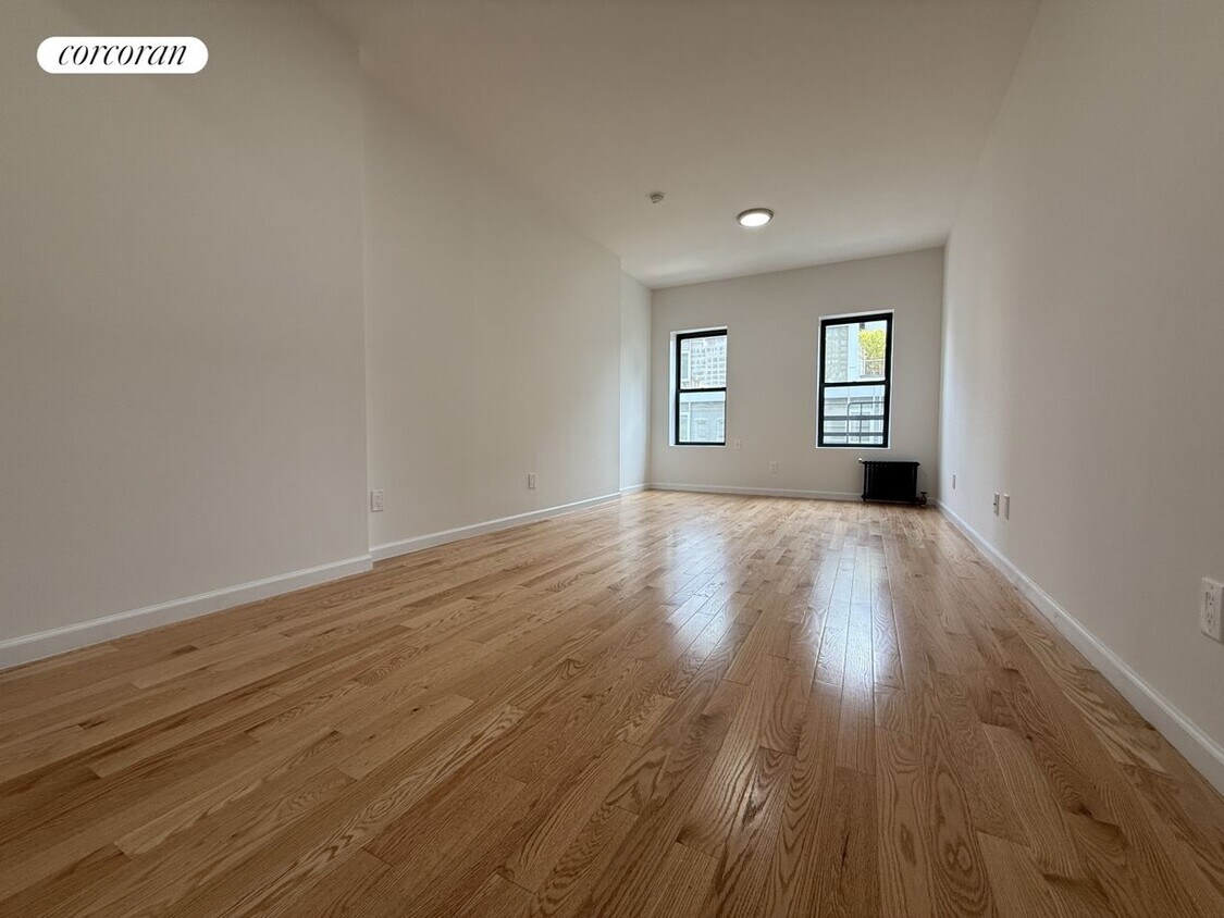 Foto del edificio - 486 E 74th St