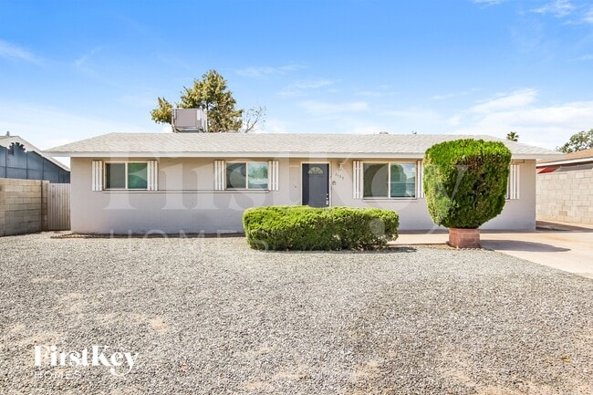 Building Photo - 2133 E Larkspur Dr